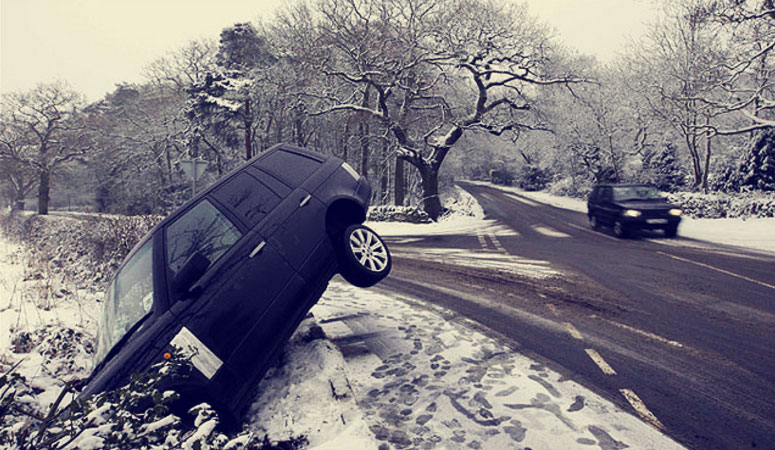 Range Rover Winter Accident